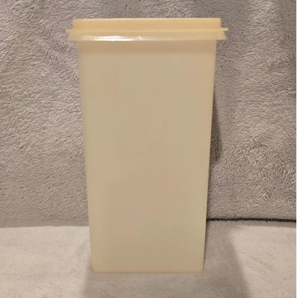 Vintage Tupperware Saltine Cracker Keeper Almond Cream 1314-2 USA 10